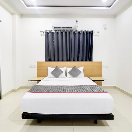 Super Townhouse De Alphabet Hotel Kukatpally Nexus Mall Hyderabad Ngoại thất bức ảnh