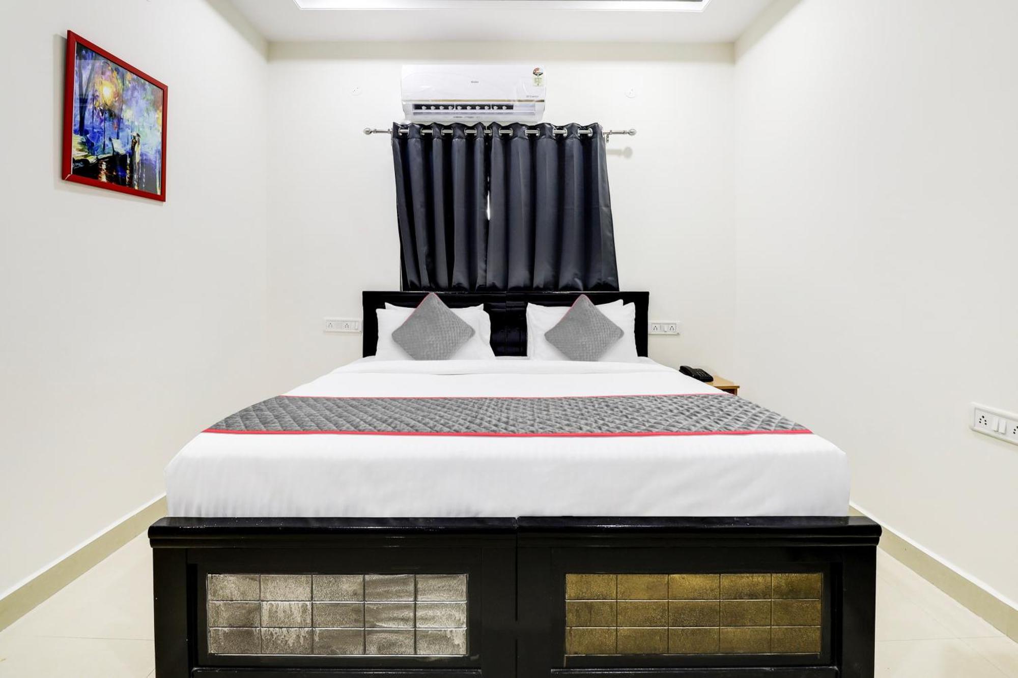 Super Townhouse De Alphabet Hotel Kukatpally Nexus Mall Hyderabad Ngoại thất bức ảnh